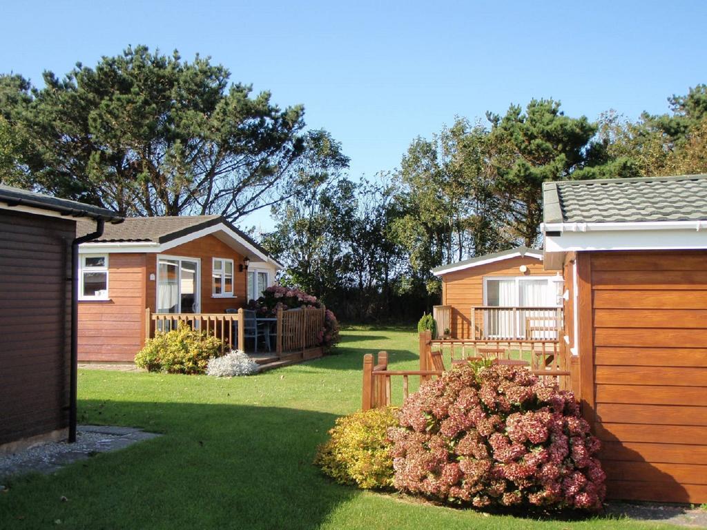 Chalets & Lodges At Atlantic Bays Holiday Park Padstow Exteriér fotografie